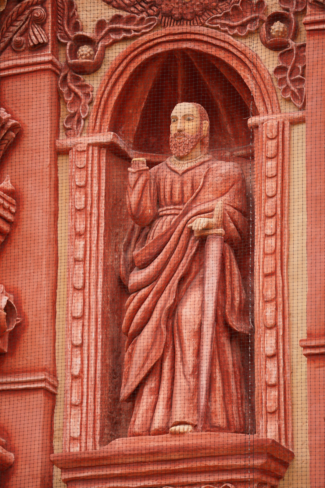 Detalle escultórico de la Misión Franciscana de Landa